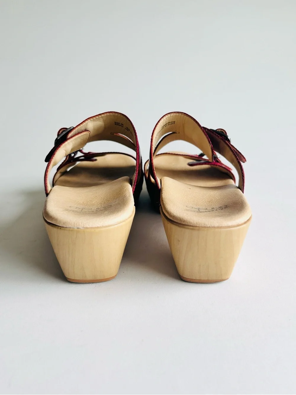 Dansko Burgundy Leather Rubber Outsole Clog Sandals size EUR 39, US 8.5 - Picture 8 of 15